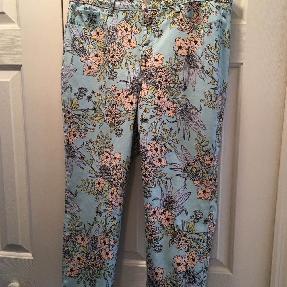 12 Charter Club Capris
